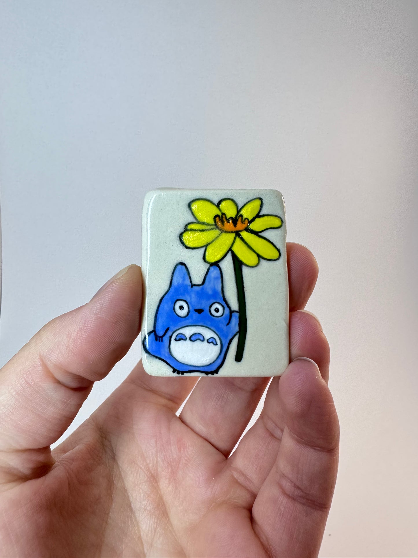 Totoro Chibi w/ Flower Magnet